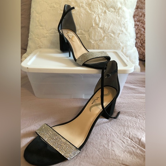 Nina short heel with bling size 11M - Picture 3 of 6